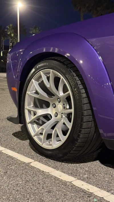 Luis's 2021 Dodge Challenger — photo 3