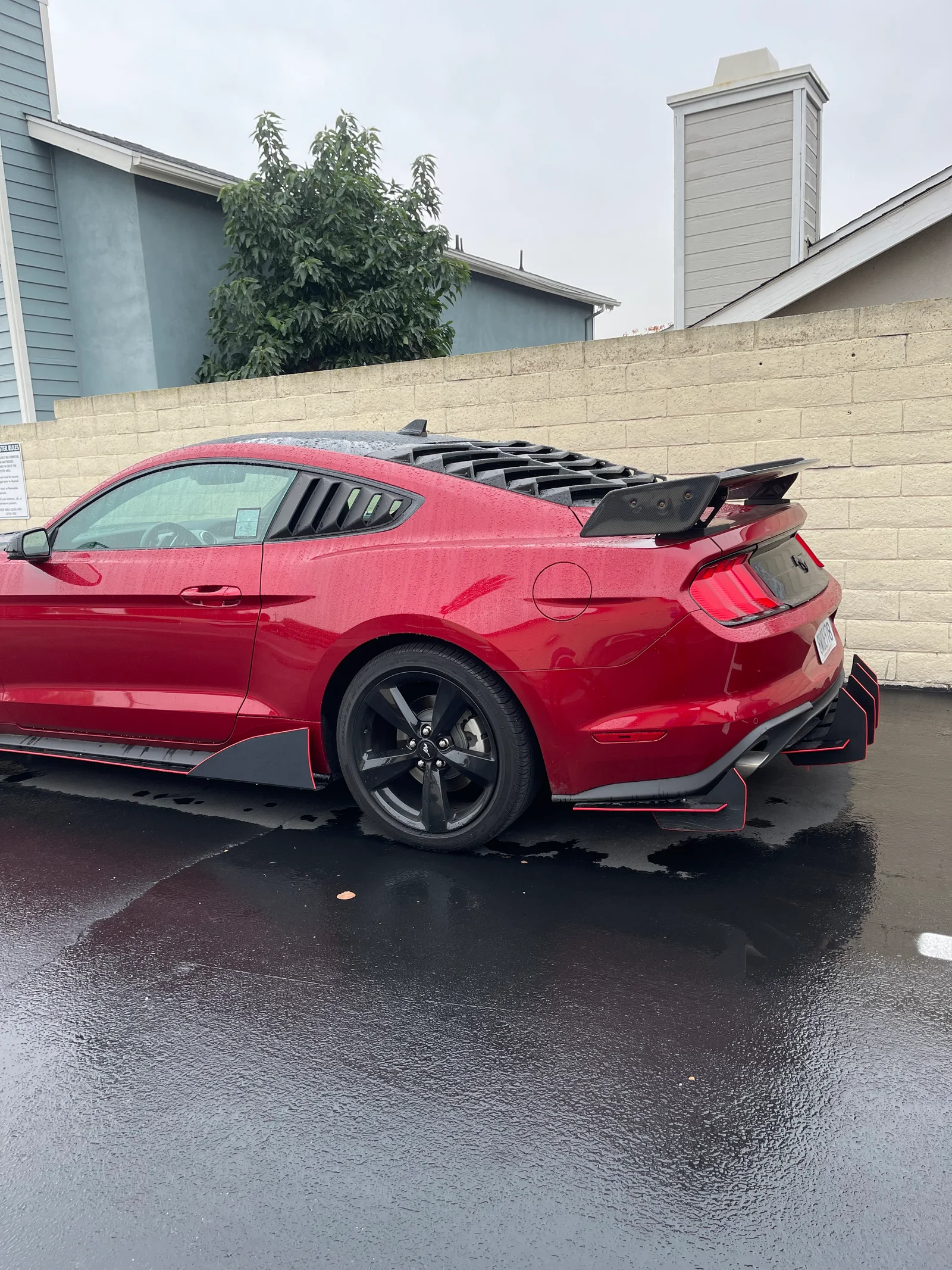 Luis's 2021 Ford Mustang — photo 1